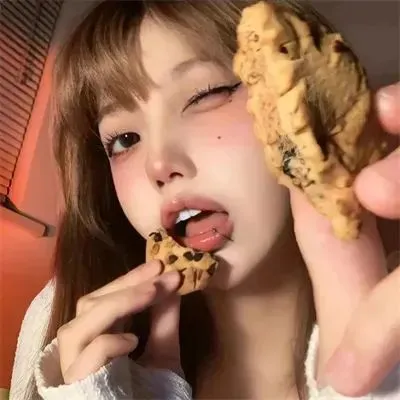 丧尸生存爽片《僵尸百分百》真人版高清：世界末日终于不用上班了！欢乐又励志